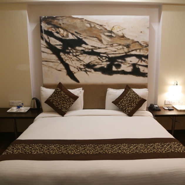 four-leaf-hotel-budaun-suite-2